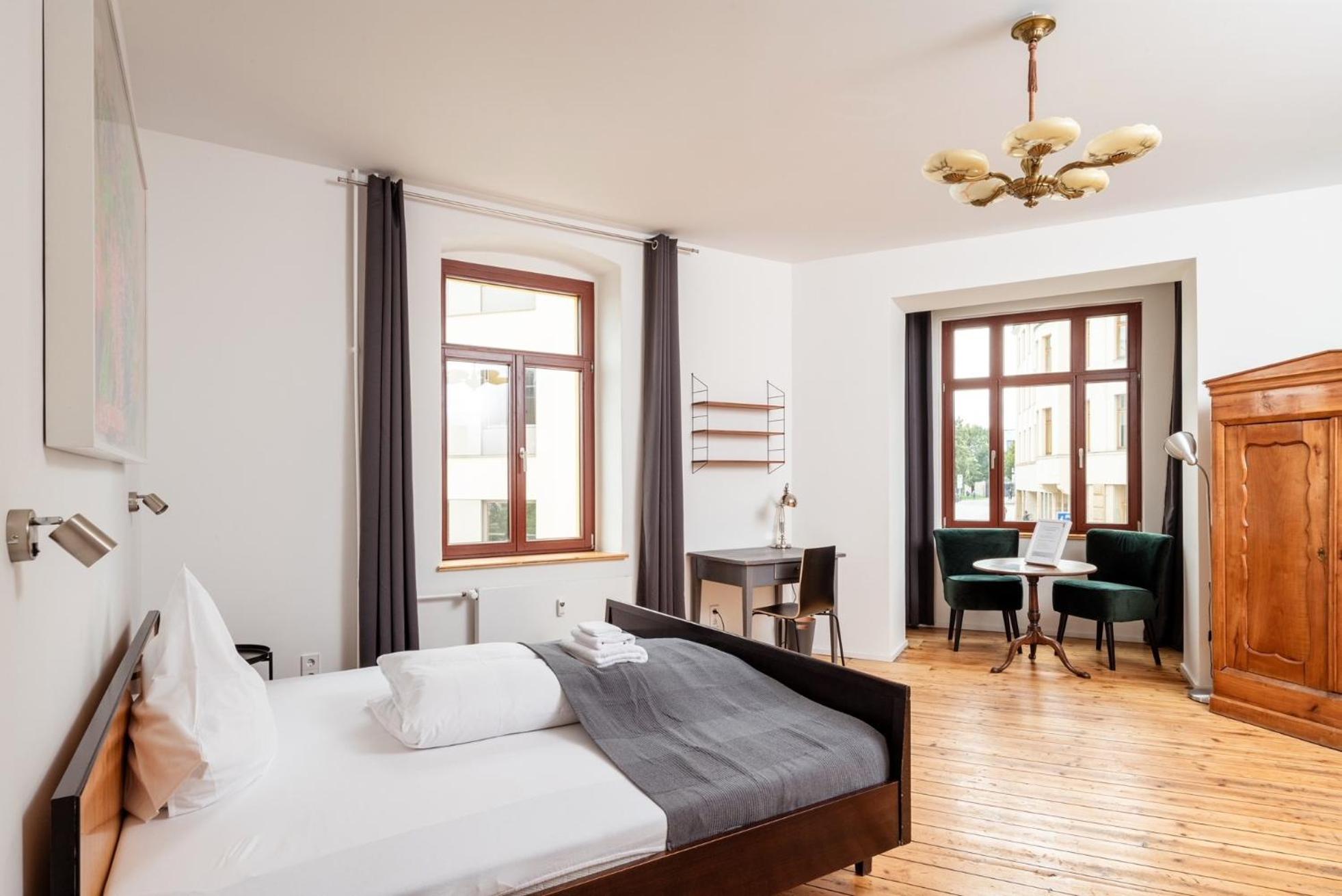 Kuenstlerzimmer Im Kulturhaus Haeselburg Гера Экстерьер фото